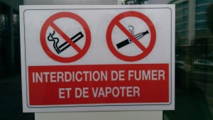 Trouvera-t-on bientôt ce panneau d'interdiction de vapoter dans tous les lieux publics ?